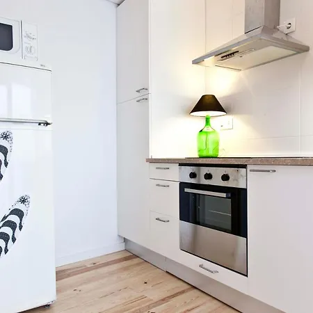 Your Home In Mouraria Castle And Music Lissabon