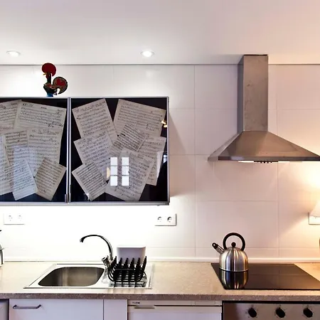 Your Home In Mouraria Castle And Music Apartment Lisbon