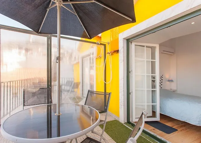 Your In Mouraria Castle And Music * Lisboa