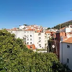 Апартаменты Your In Mouraria Castle And Music *